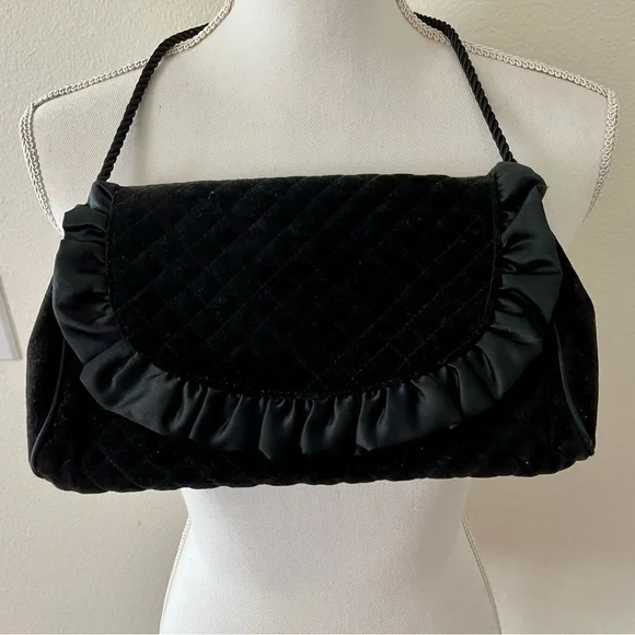 Elegant Black Quilted Women's Bag - Picture 4 of 15